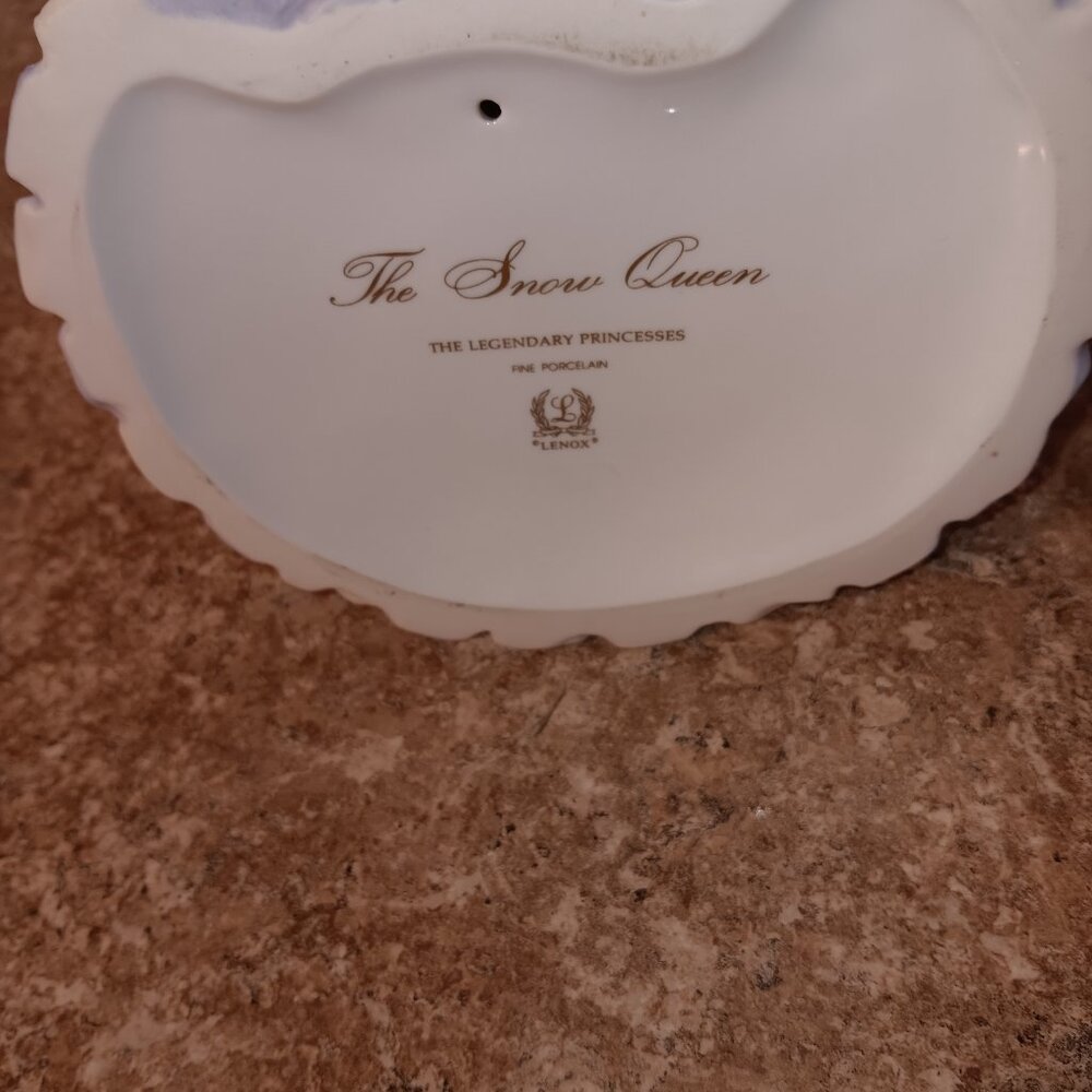Lenox Legendary Princesses Collection 1987 The Snow Queen Porcelain Figurine - Picture 5 of 5